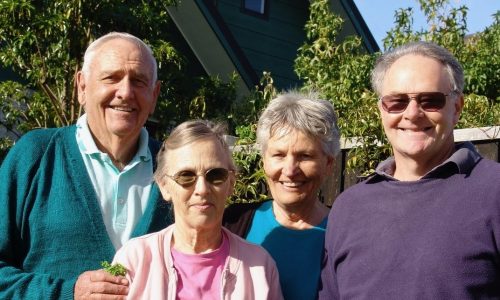 George Crook (pictured left) with his late wife Lettie alongside nephew John Crook
(pictured right) with late wife Lyn in the foreground.